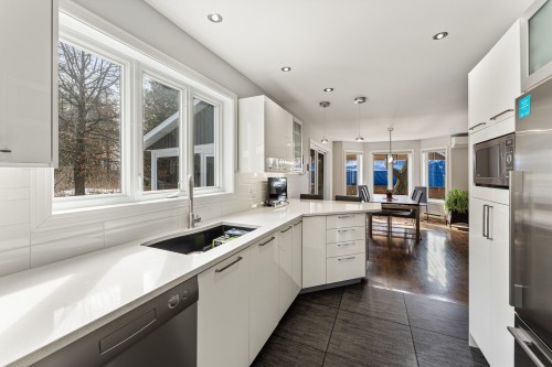 Cuisine - 2049 Rue Pierre-Hamel, Magog, QC - Indoor Photo Showing Kitchen With Upgraded Kitchen