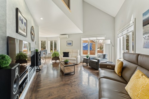Salon - 2049 Rue Pierre-Hamel, Magog, QC - Indoor Photo Showing Living Room With Fireplace