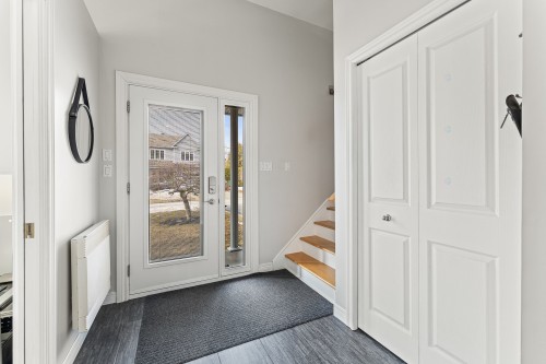 Hall d'entrée/Vestibule - 2049 Rue Pierre-Hamel, Magog, QC - Indoor Photo Showing Other Room