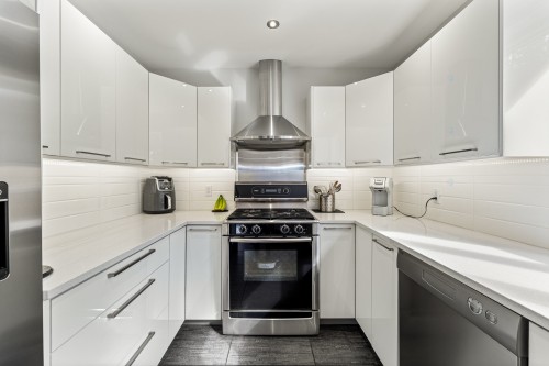 Cuisine - 2049 Rue Pierre-Hamel, Magog, QC - Indoor Photo Showing Kitchen