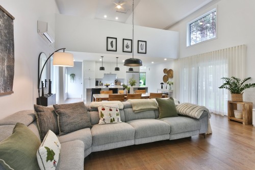 Vue d'ensemble - 1202 Rue Shefford, Bromont, QC - Indoor Photo Showing Living Room