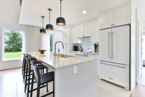 Cuisine - 1202 Rue Shefford, Bromont, QC - Indoor Photo Showing Kitchen With Upgraded Kitchen
