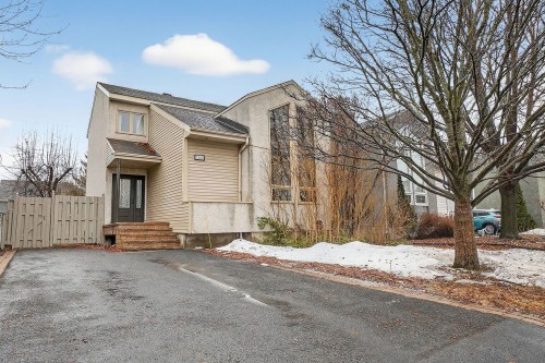 1668 Rue Lotbinière  Longueuil (Le Vieux-Longueuil), QC J4G 2J9