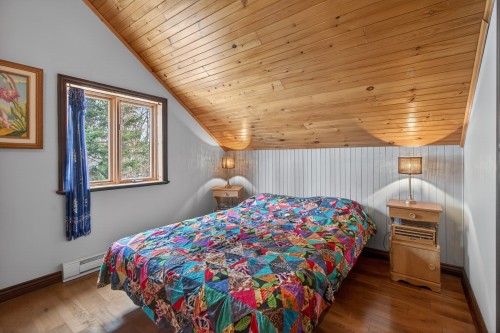 Chambre à coucher - 21 Ch. Paul-Grégoire, La Minerve, QC - Indoor Photo Showing Bedroom