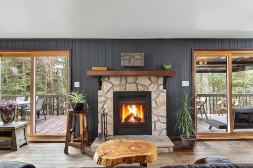Salon - 21 Ch. Paul-Grégoire, La Minerve, QC - Indoor Photo Showing Living Room With Fireplace