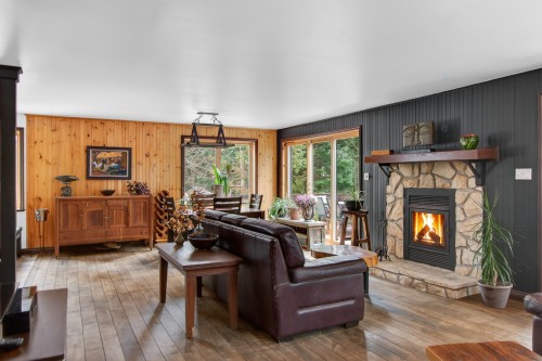 Salon - 21 Ch. Paul-Grégoire, La Minerve, QC - Indoor Photo Showing Living Room With Fireplace