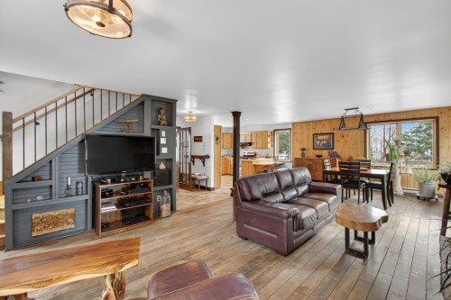 Vue d'ensemble - 21 Ch. Paul-Grégoire, La Minerve, QC - Indoor Photo Showing Living Room