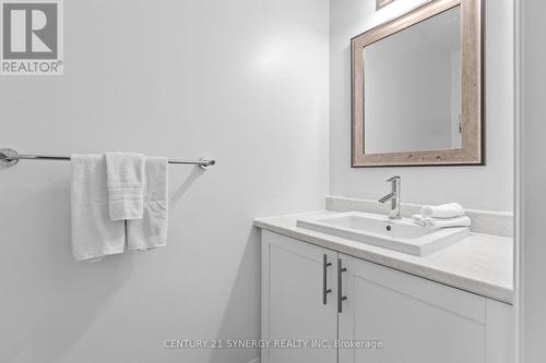 463 Fernside Street, Ottawa, ON - Indoor Photo Showing Bathroom