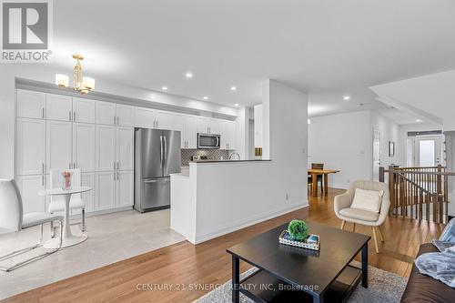 463 Fernside Street, Ottawa, ON - Indoor Photo Showing Living Room