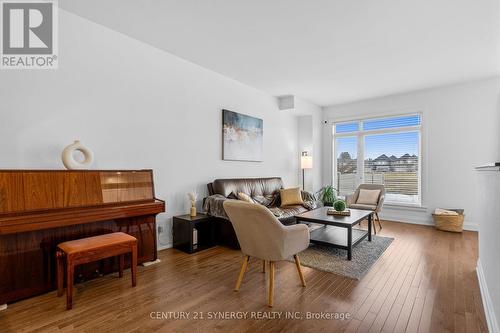 463 Fernside Street, Ottawa, ON - Indoor Photo Showing Living Room
