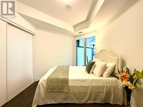 813 - 85 Oneida Crescent, Richmond Hill, ON - Indoor Photo Showing Bedroom