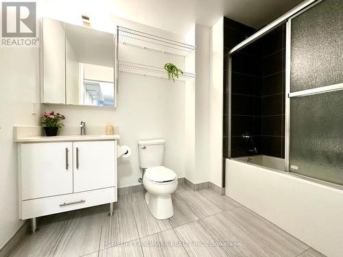 813 - 85 Oneida Crescent, Richmond Hill, ON - Indoor Photo Showing Bathroom