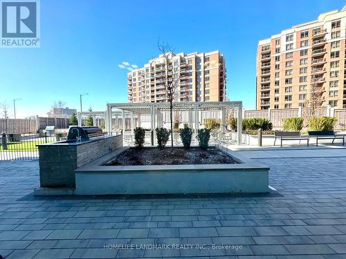 813 - 85 Oneida Crescent, Richmond Hill, ON - Outdoor