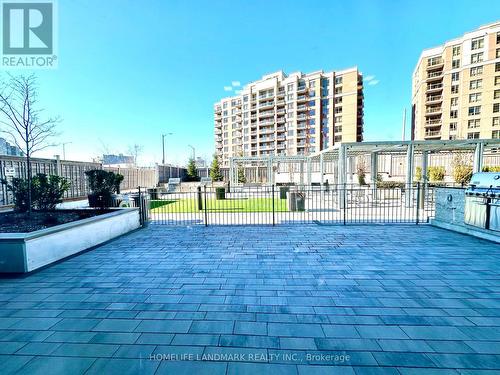813 - 85 Oneida Crescent, Richmond Hill, ON - Outdoor