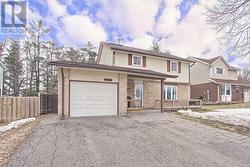 11 SHELLEY LANE Barrie, ON L4N 4W4