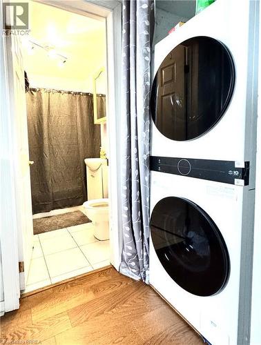 293 Mohawk Road E Unit# 501, Hamilton, ON - Indoor Photo Showing Laundry Room