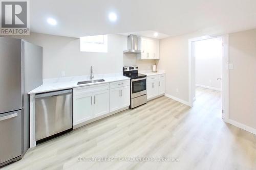Lower Unit - 910 Reeves Avenue, London North (North I), ON - Indoor Photo Showing Kitchen