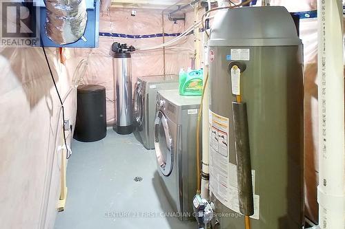 Lower Unit - 910 Reeves Avenue, London North (North I), ON - Indoor Photo Showing Laundry Room