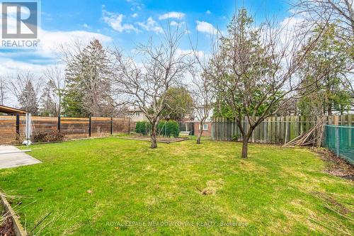 854 Runningbrook Drive, Mississauga, ON - Outdoor