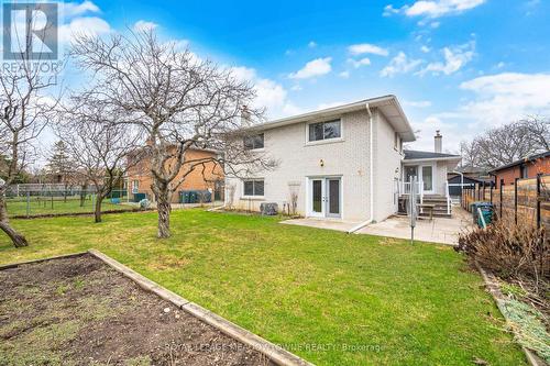 854 Runningbrook Drive, Mississauga, ON - Outdoor
