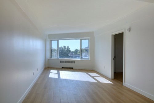 Salon - 505-10 Av. Rosemount, Westmount, QC - Indoor Photo Showing Other Room