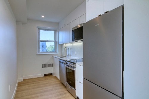 Cuisine - 505-10 Av. Rosemount, Westmount, QC - Indoor Photo Showing Kitchen