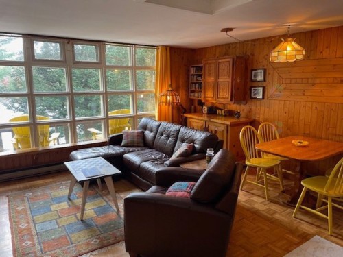 Salon - 138-139-2500 Ch. Des Chênes E., La Conception, QC - Indoor