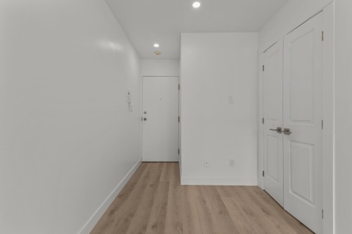 Hall d'entrée/Vestibule - 111-4200 Av. Bourret, Montréal (Côte-Des-Neiges/Notre-Dame-De-Grâce), QC - Indoor Photo Showing Other Room