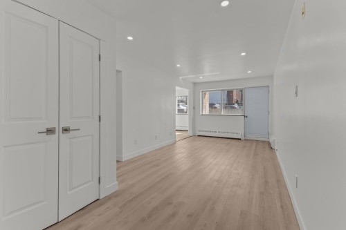 Salon - 111-4200 Av. Bourret, Montréal (Côte-Des-Neiges/Notre-Dame-De-Grâce), QC - Indoor Photo Showing Other Room