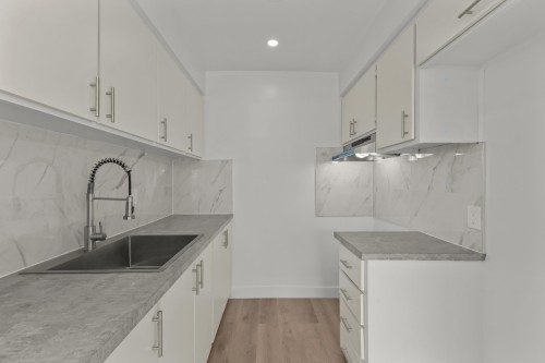 Cuisine - 111-4200 Av. Bourret, Montréal (Côte-Des-Neiges/Notre-Dame-De-Grâce), QC - Indoor Photo Showing Kitchen