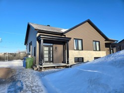 657 Rue du Lis-Blanc  Saguenay (Chicoutimi), QC G7G 0L9