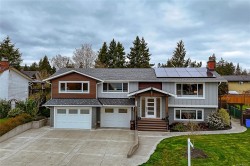 1894 Seaboard Cres Central Saanich, BC V8M 1K6