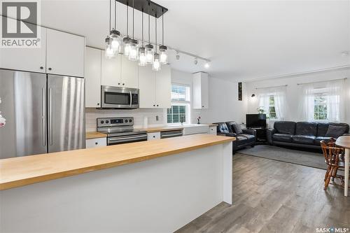 929 K Avenue N, Saskatoon, SK - Indoor Photo Showing Kitchen