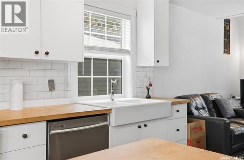 929 K Avenue N, Saskatoon, SK - Indoor Photo Showing Kitchen With Double Sink