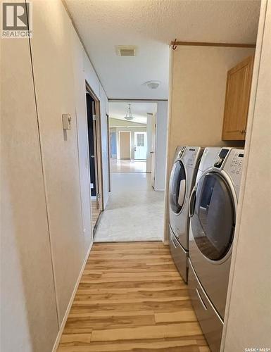 92 Foord Crescent, Macoun, SK - Indoor Photo Showing Laundry Room