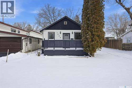 1058 Hochelaga STREET W  Moose Jaw, SK S6H 2H9