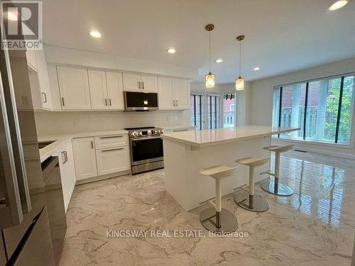 4040 Lookout Court, Mississauga, ON 