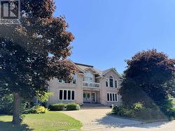 4040 LOOKOUT COURT Mississauga, ON L4W 4E9