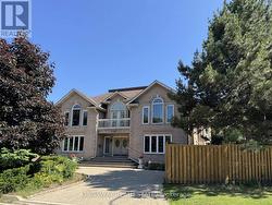 4040 LOOKOUT COURT Mississauga, ON L4W 4E9