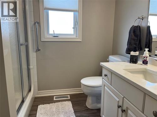 5700 Blackwell Sideroad Unit# 13, Sarnia, ON - Indoor Photo Showing Bathroom