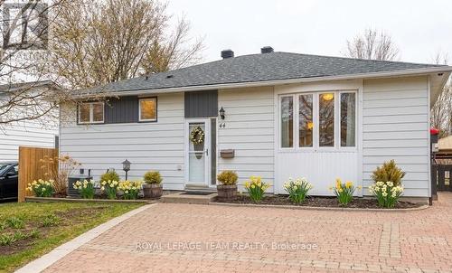 44 BALLANTRAE WAY  Ottawa, ON K2L 1N5