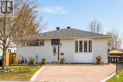 44 BALLANTRAE WAY  Ottawa, ON K2L 1N5