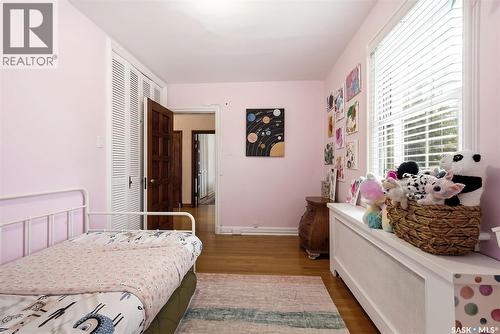 3003 Hill Avenue, Regina, SK - Indoor Photo Showing Bedroom