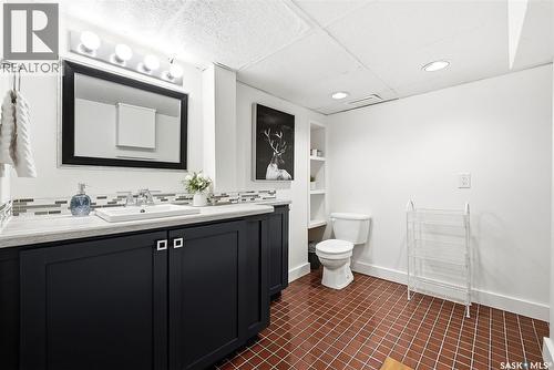 3003 Hill Avenue, Regina, SK - Indoor Photo Showing Bathroom