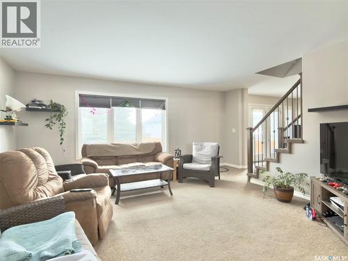 831 Korol Way, Saskatoon, SK - Indoor Photo Showing Living Room