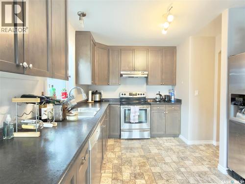 831 Korol Way, Saskatoon, SK - Indoor Photo Showing Kitchen With Stainless Steel Kitchen