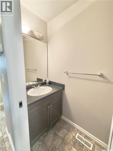 831 Korol Way, Saskatoon, SK - Indoor Photo Showing Bathroom