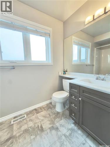 831 Korol Way, Saskatoon, SK - Indoor Photo Showing Bathroom