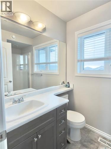 831 Korol Way, Saskatoon, SK - Indoor Photo Showing Bathroom