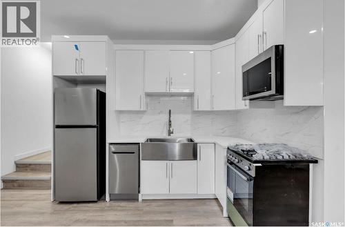 533 Sharma Crescent, Saskatoon, SK - Indoor Photo Showing Kitchen With Upgraded Kitchen